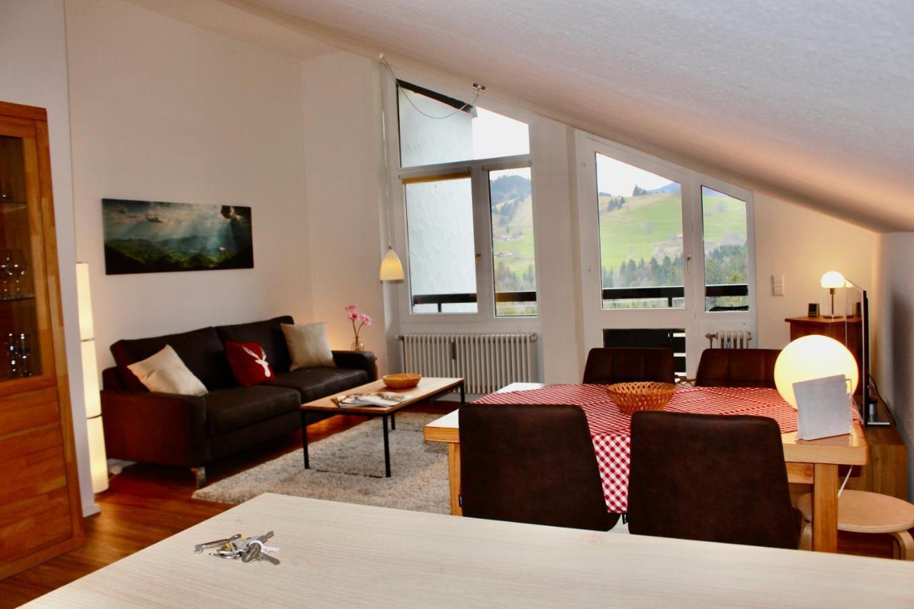 Bergwiese Mit Oberstaufen Plus Karte Extérieur photo